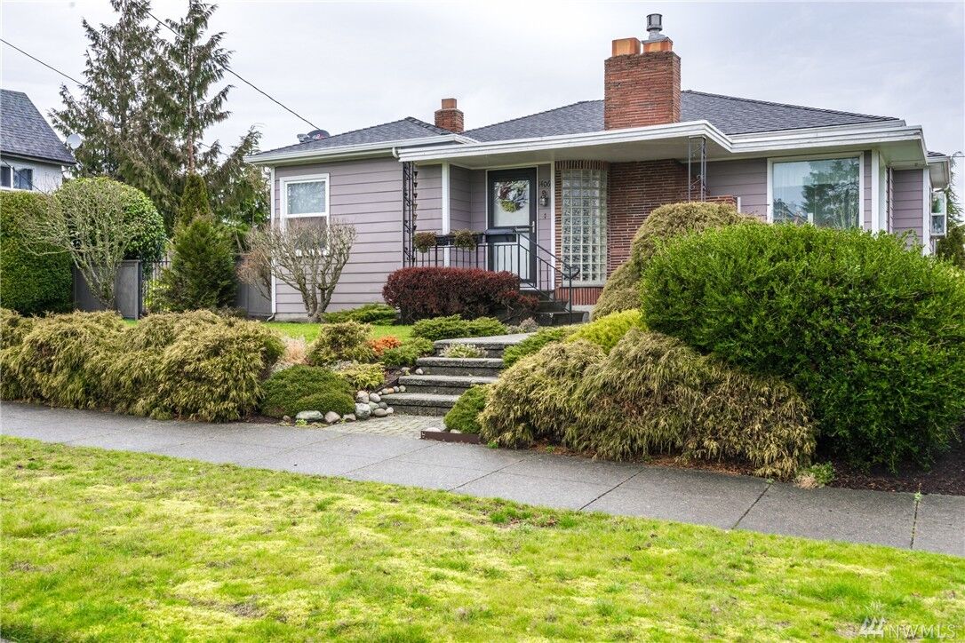 Property Photo: 1406 9th St WA 98221
