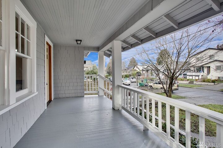 Property Photo:  547 N 82nd St  WA 98103 