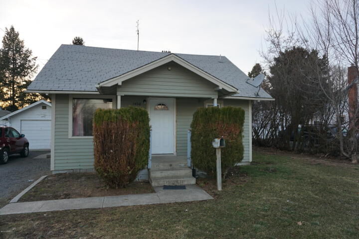 Property Photo: 1406 S 14th Ave WA 98902