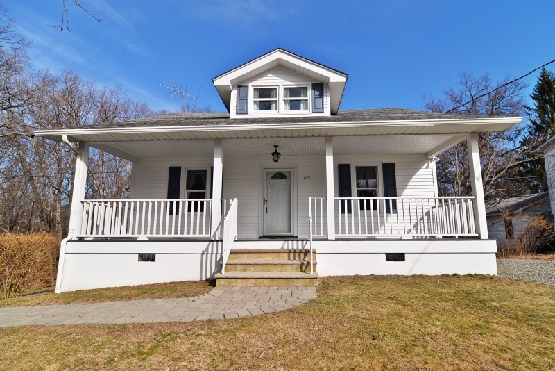 Property Photo:  122 Kings Hwy  NJ 07850 