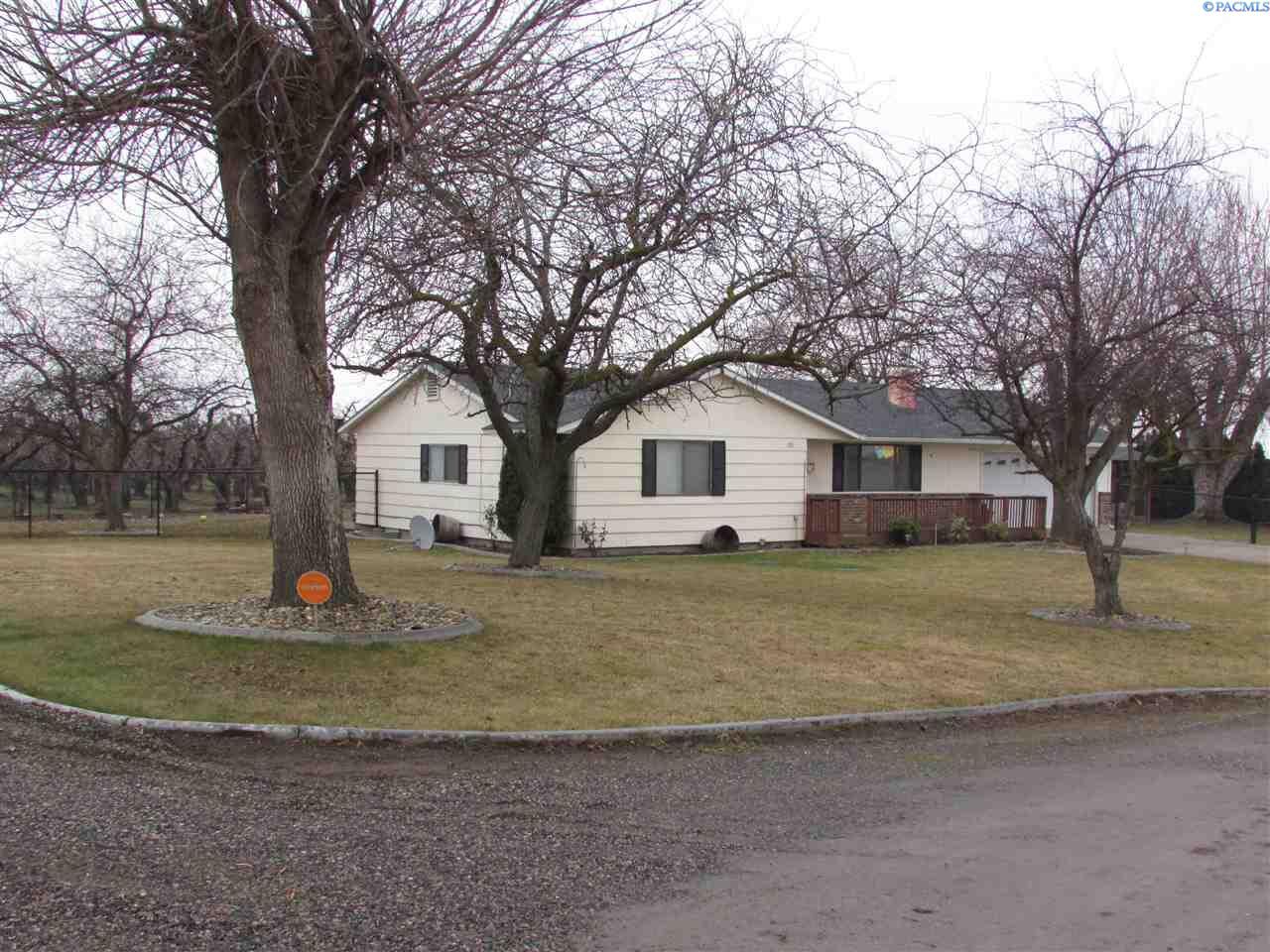 Property Photo:  792 Robinson Rd  WA 98930 