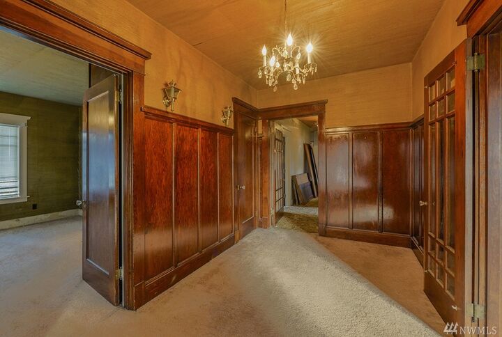 Property Photo:  1345 E Main St  WA 98002 