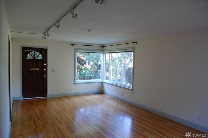 Property Photo: 2802 S Norman Street WA 98144