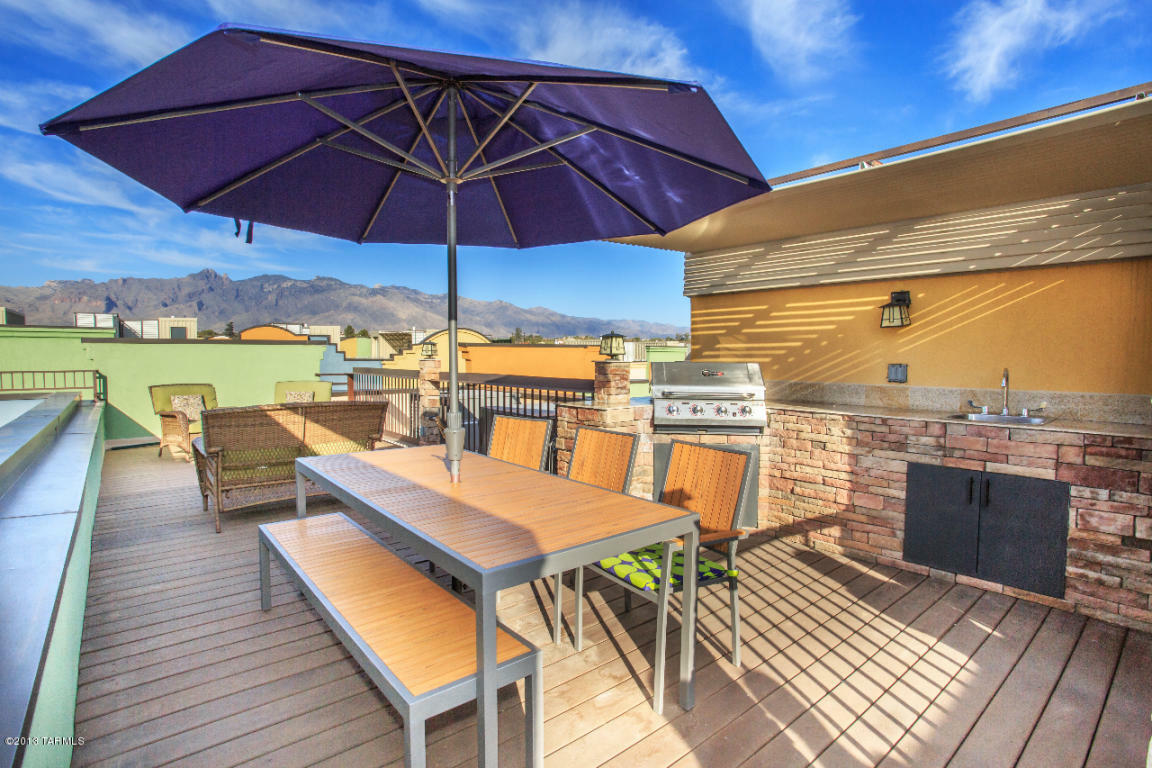 Property Photo: 2431 E Autumn Flower Drive AZ 85718