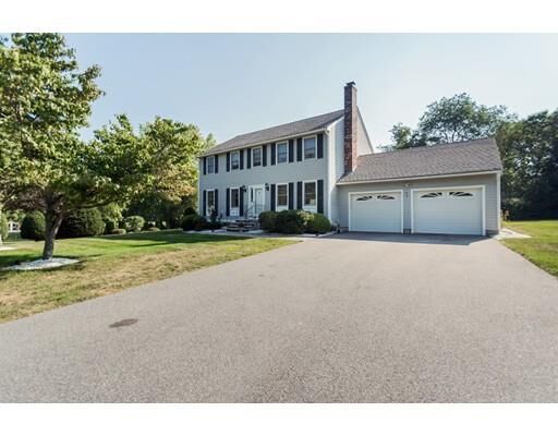 Property Photo:  171 Greenwood Rd  MA 01810 