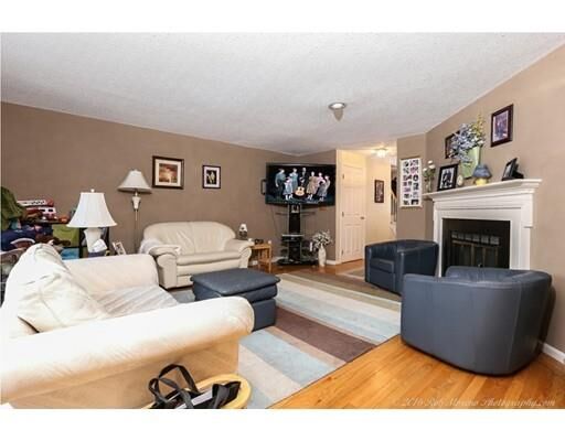 Property Photo:  8 Holly Gate Circle 8  MA 01949 