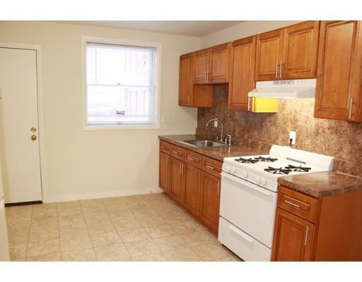 Property Photo: 11 Putnam St 1R MA 02143
