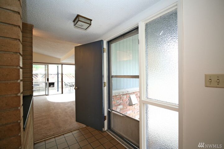 Property Photo:  440 SE Evans Lane  WA 98027 