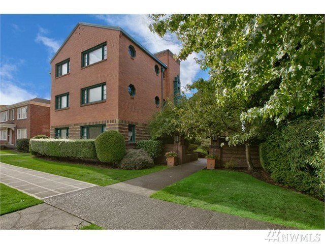 Property Photo:  2717 Franklin Ave E 101  WA 98102 