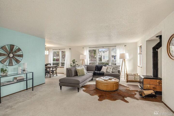 Property Photo: 8549 Latona Avenue NE WA 98115