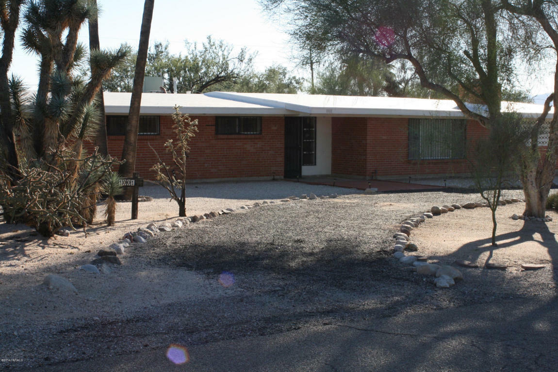 Property Photo:  1001 W Las Palmas Drive  AZ 85704 