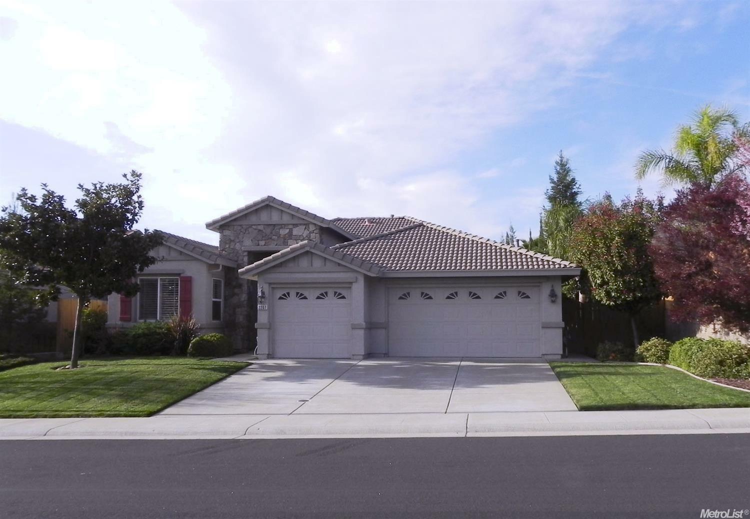 Property Photo:  2207 Petruchio Way  CA 95661 