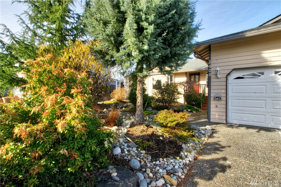 Property Photo: 2409 98th Street SE WA 98208