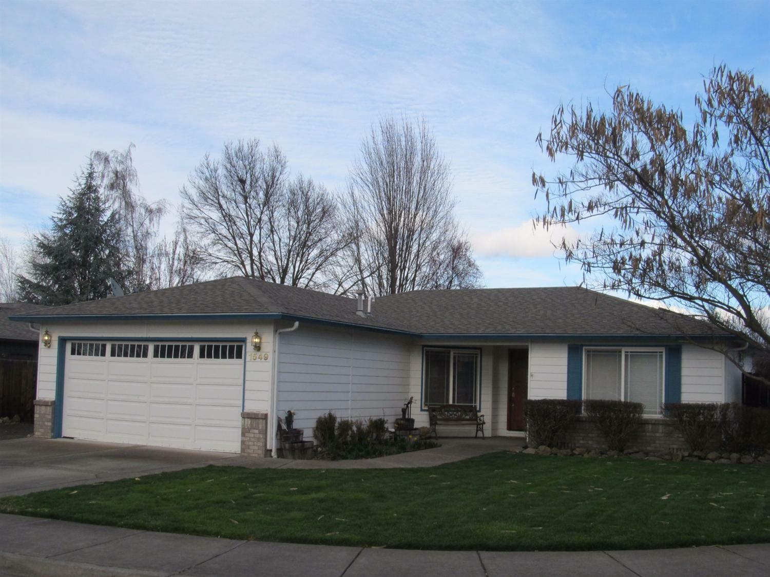 Property Photo: 1549 Westfield Way OR 97501