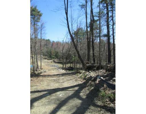 Property Photo: 1 North Common Road MA 01473