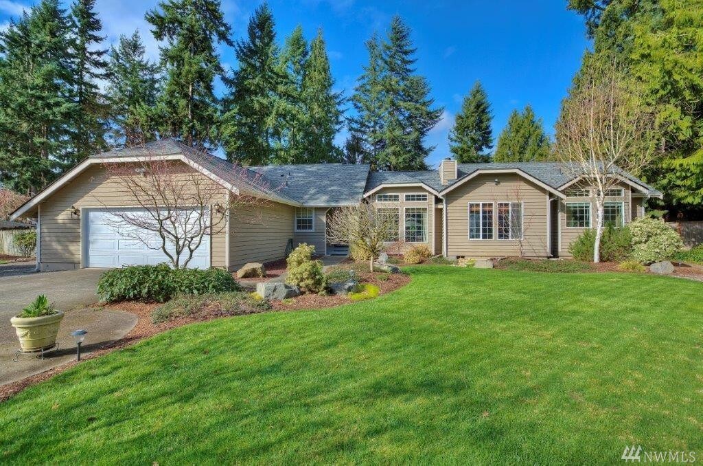Property Photo: 11306 208th Av Ct E WA 98391