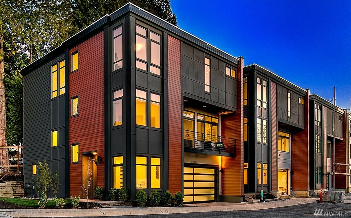 Property Photo:  724 3rd Ct S  WA 98033 