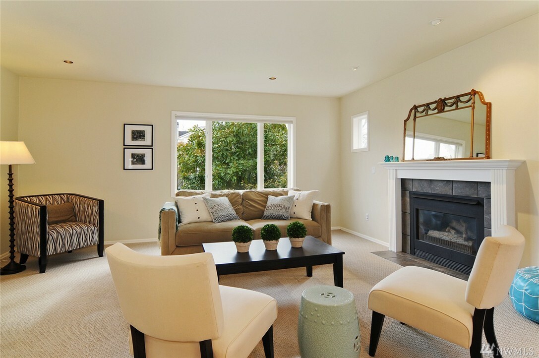 Property Photo: 1425 41st Ave E WA 98112