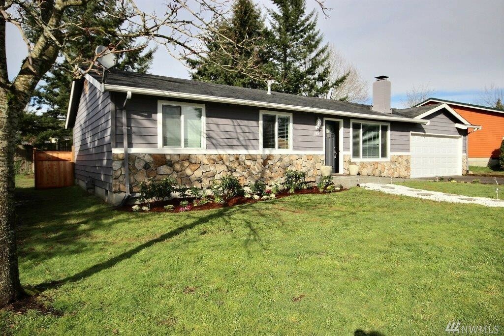 Property Photo: 11814 SE 254th St WA 98030