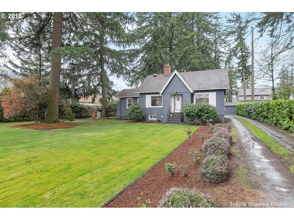 Property Photo:  135 NE 202nd Ave  OR 97230 