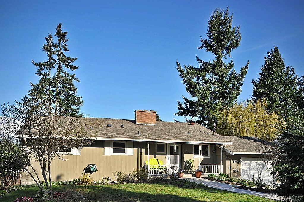 Property Photo:  6029 Dexter Ave  WA 98203 