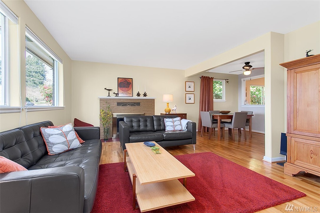 Property Photo: 9036 38th Ave SW WA 98126