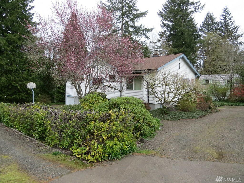 Property Photo:  1102 Buena Vista Ave  WA 98584 