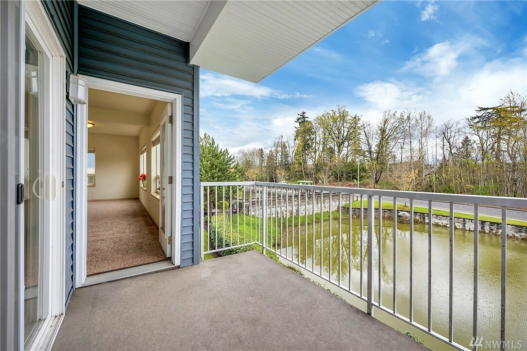 Property Photo:  500 Darby Dr 201  WA 98226 