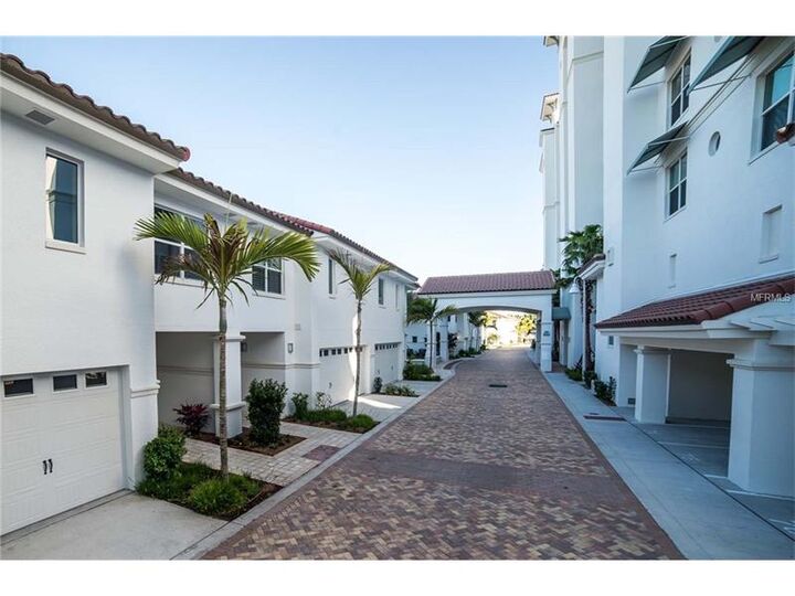 Property Photo:  1325 Snell Isle Boulevard NE 408  FL 33704 