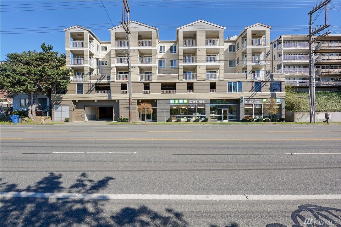Property Photo: 2530 15th Ave W 307 WA 98119