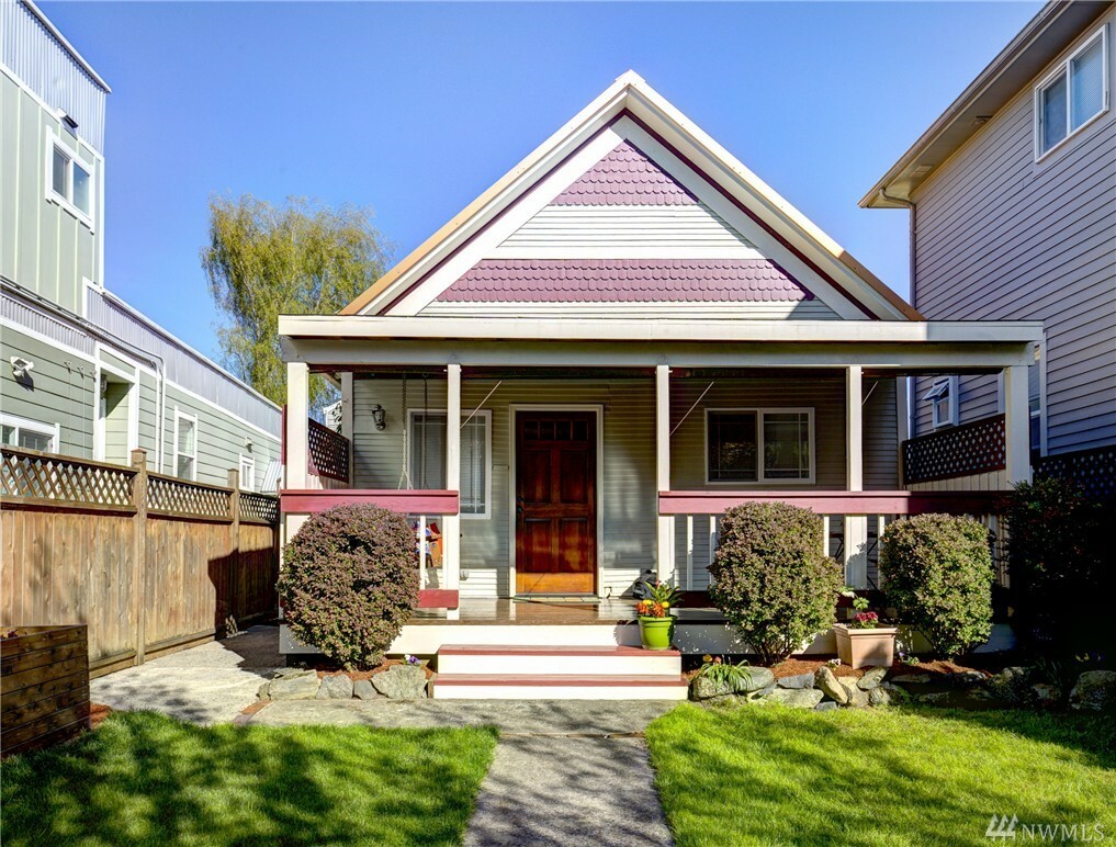 Property Photo:  7116 Linden Ave N  WA 98103 