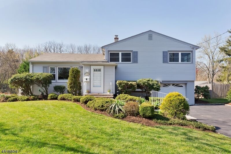Property Photo:  8 Rainier Rd  NJ 07023 