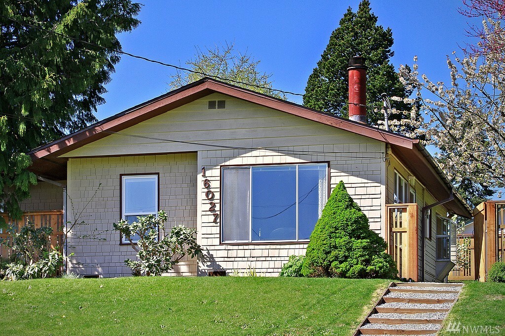 Property Photo:  16027 9th Ave SW  WA 98166 