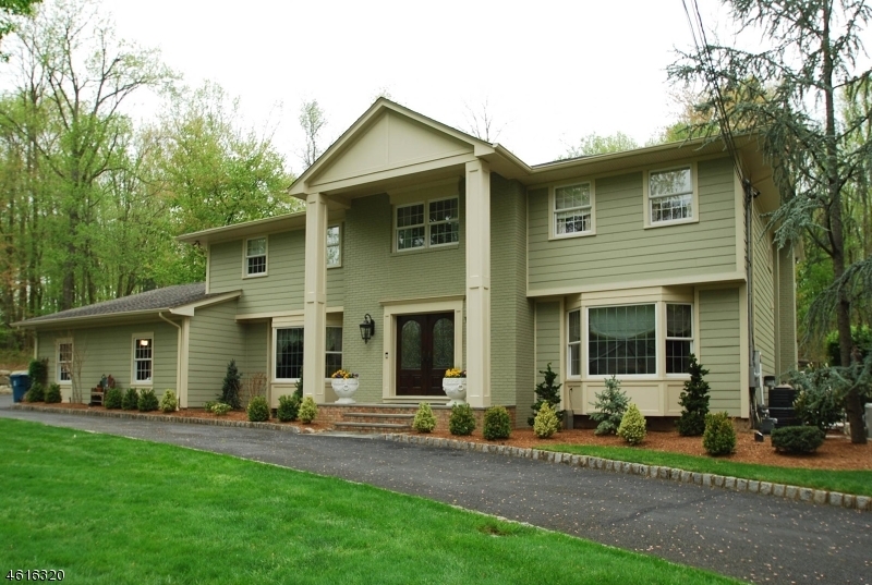 Property Photo:  12 Wedgewood Way  NJ 07076 