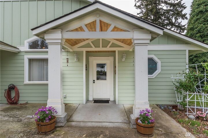 Property Photo:  675 NW 1st Ave  WA 98277 