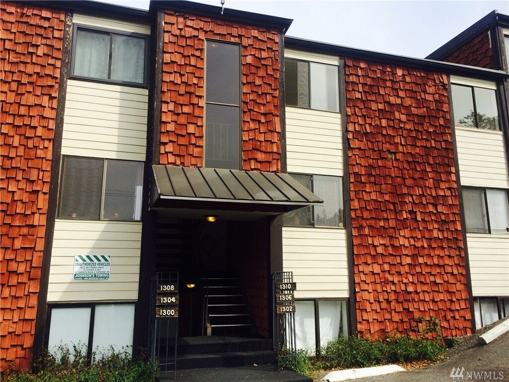 Property Photo: 1310 Orleans St WA 98229