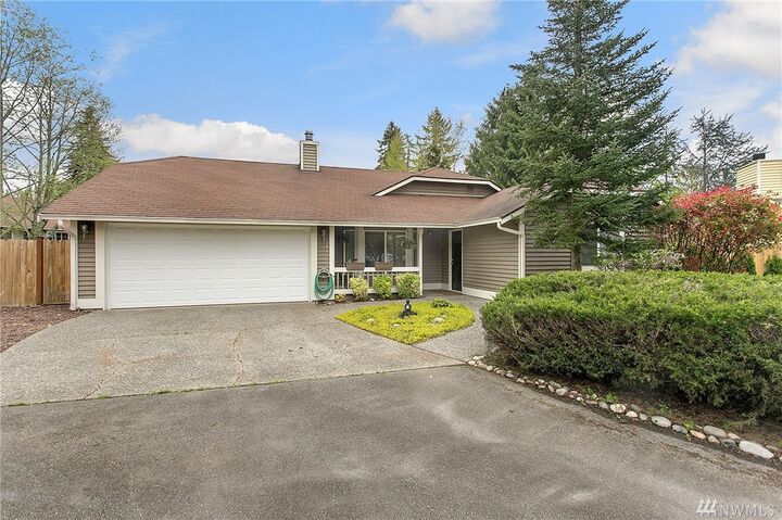 Property Photo:  528 166th Place SE  WA 98012 