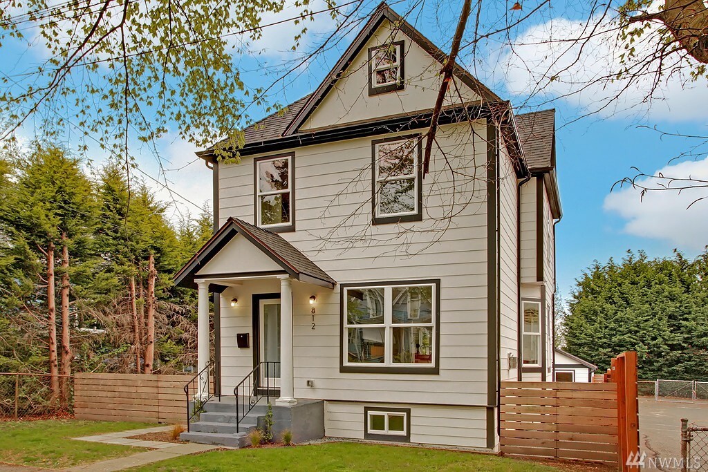 Property Photo: 812 20th Ave WA 98122