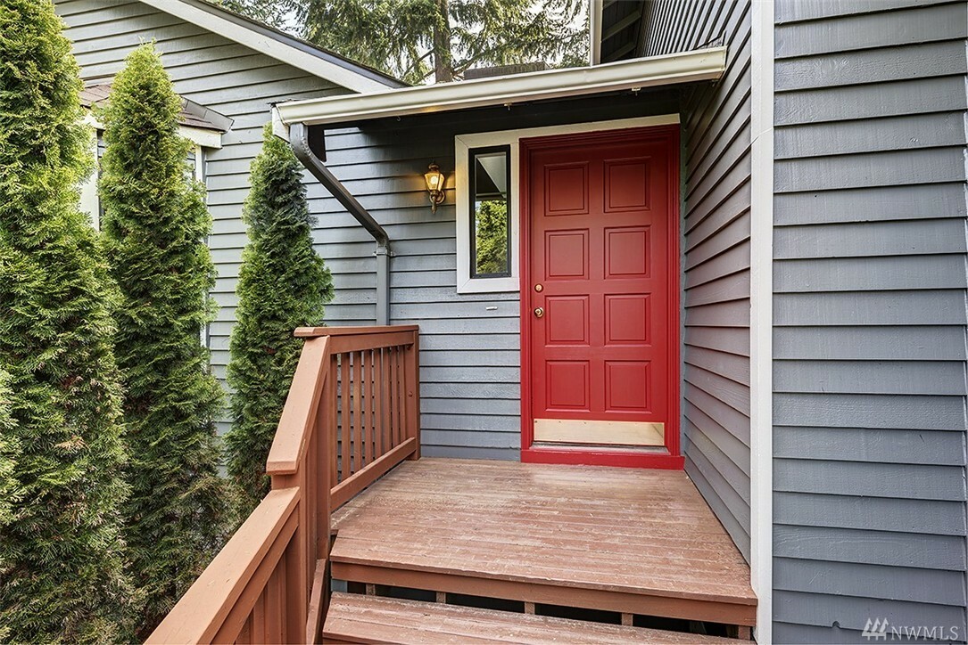 Property Photo: 17927 NE 101st Ct WA 98052