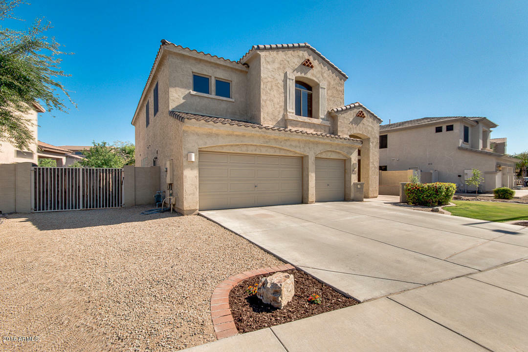 Property Photo:  853 E Aquarius Place  AZ 85249 