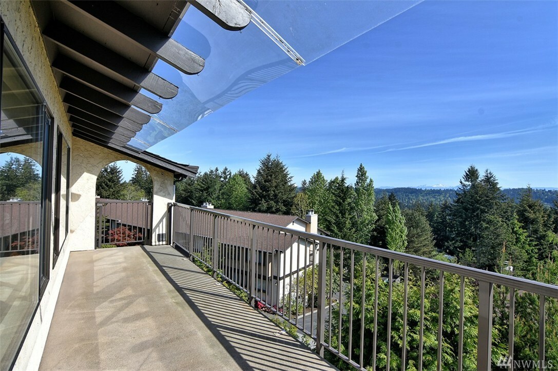 Property Photo:  17924 23rd Lane NE G-301  WA 98155 