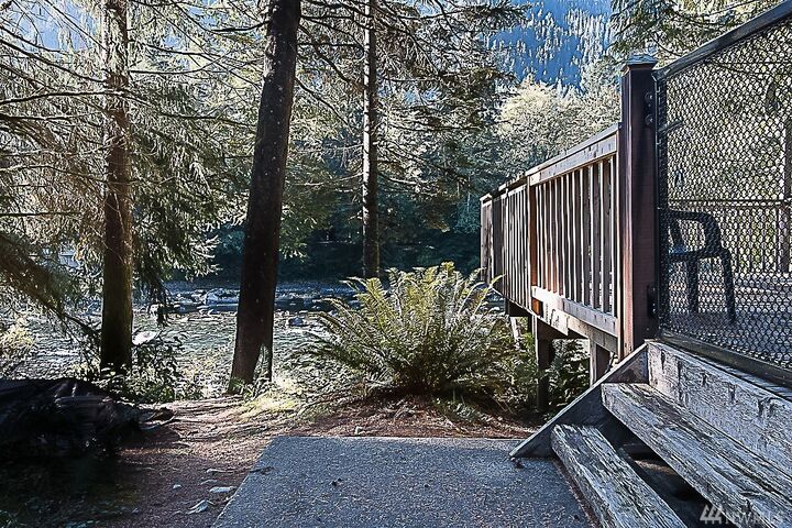 Property Photo:  51522 217th Place SE  WA 98256 