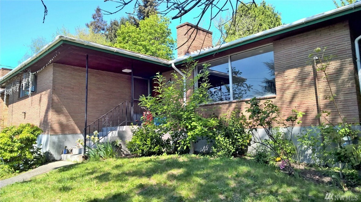 Property Photo: 3964 S Pilgrim St WA 98118