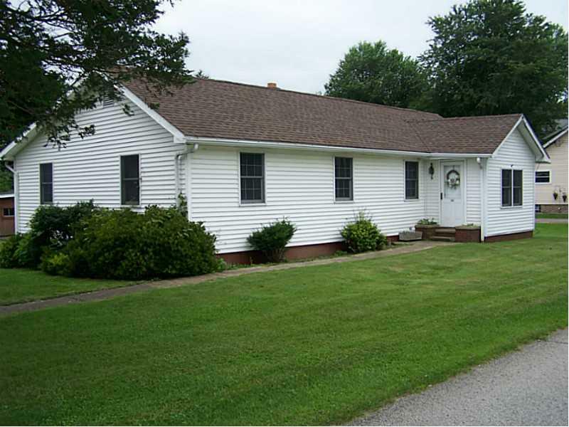 Property Photo:  107 Cross St  PA 15320 