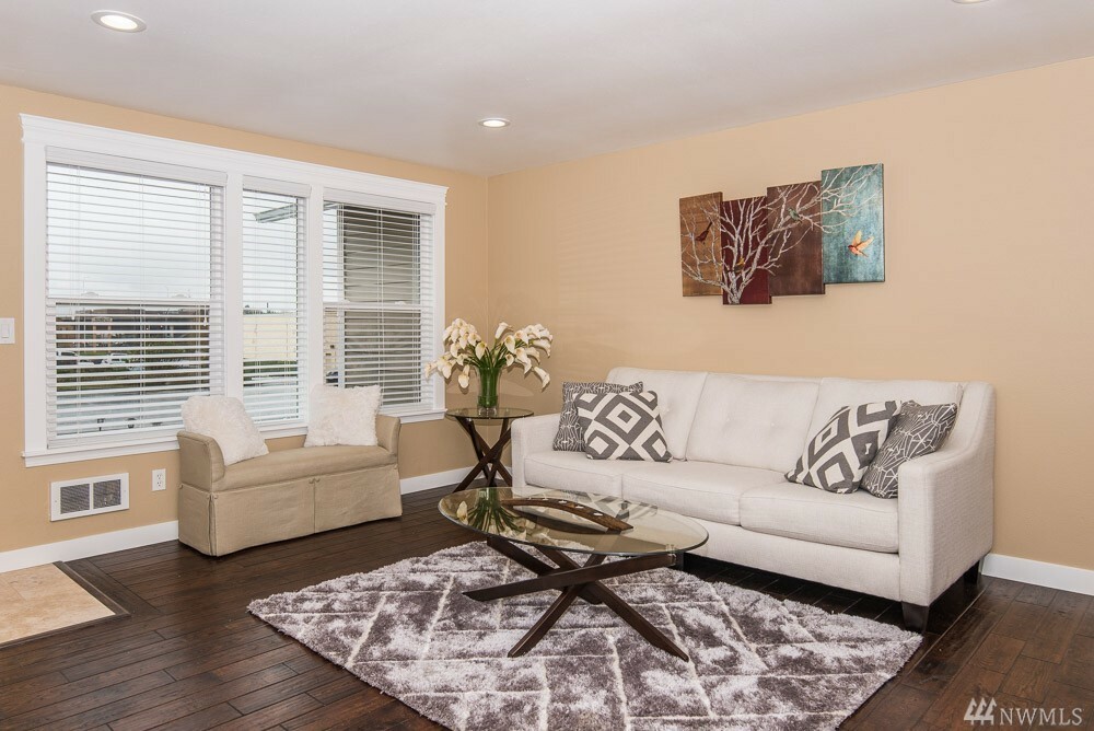 Property Photo: 5725 N 11th St WA 98406