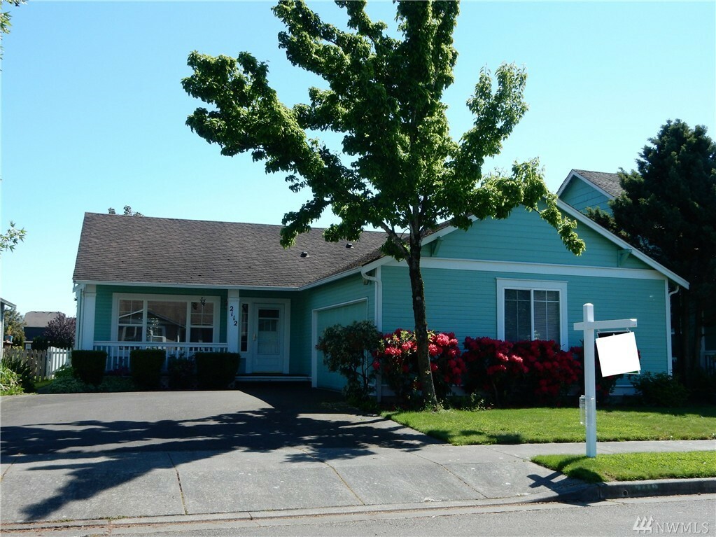 Property Photo:  2112 Cherry St  WA 98264 