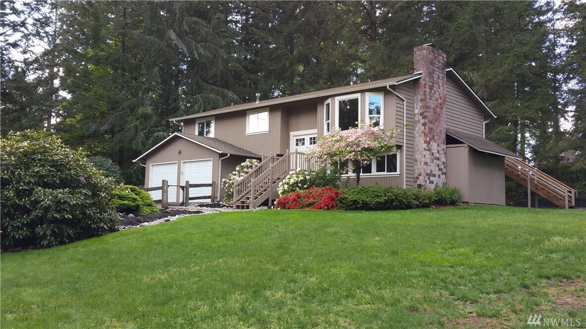 Property Photo:  15836 NE 195th St  WA 98072 