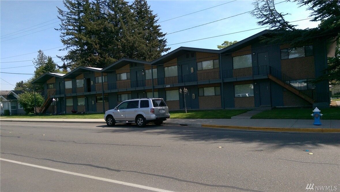 Property Photo:  600 Drayton St  WA 98264 
