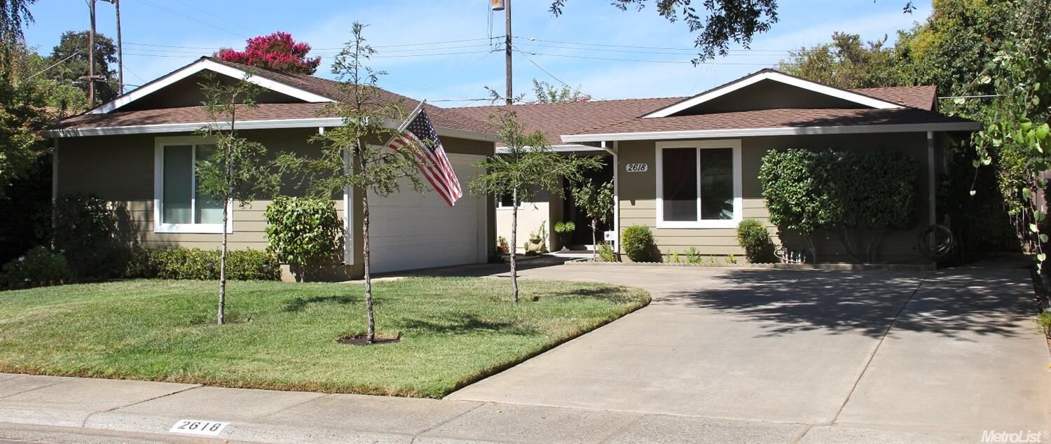 Property Photo: 2618 Cedaridge Way CA 95826