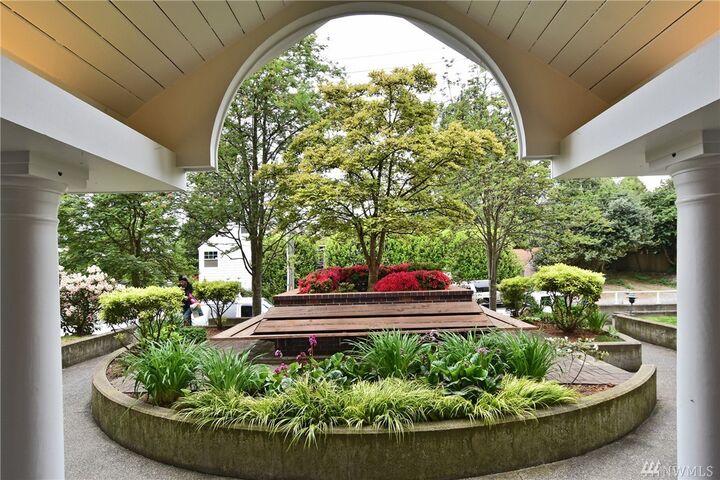 Property Photo:  411 N 90th St 204  WA 98103 